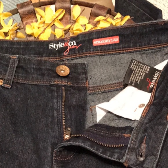 Size 4 & 6 Banana Repub & Style Comp - Picture 3 of 7